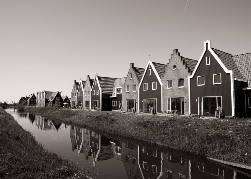 JaroszKristine18_Modern Canal Houses_Volendam_The Netherlands