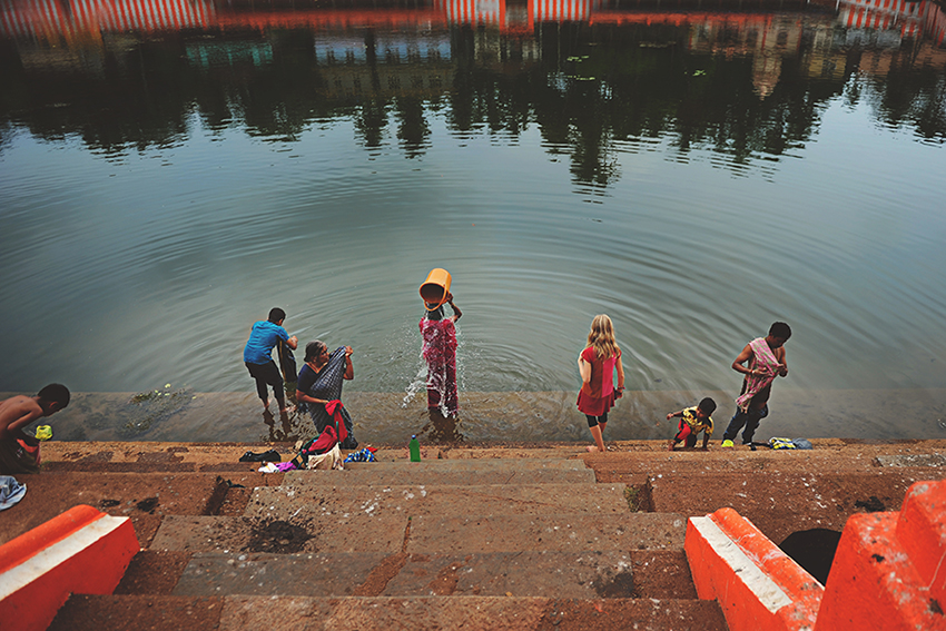 Kirsty Larmour_washing off bird poo_Karnataka_week19