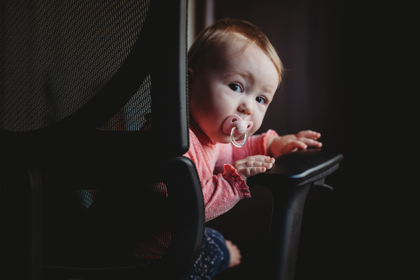 ChloeLodge_On Mama's Chair_Dubai_week 24